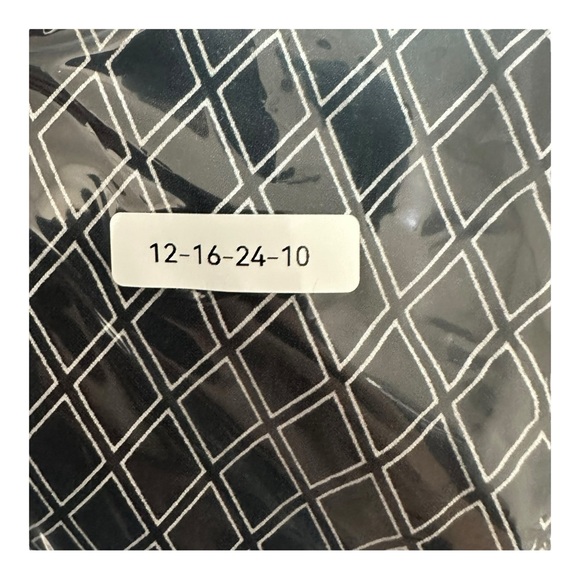 Susan Graver 14 Black White Geo Print Capri Pants Stretch Pull On Casual Career - Picture 9 of 9